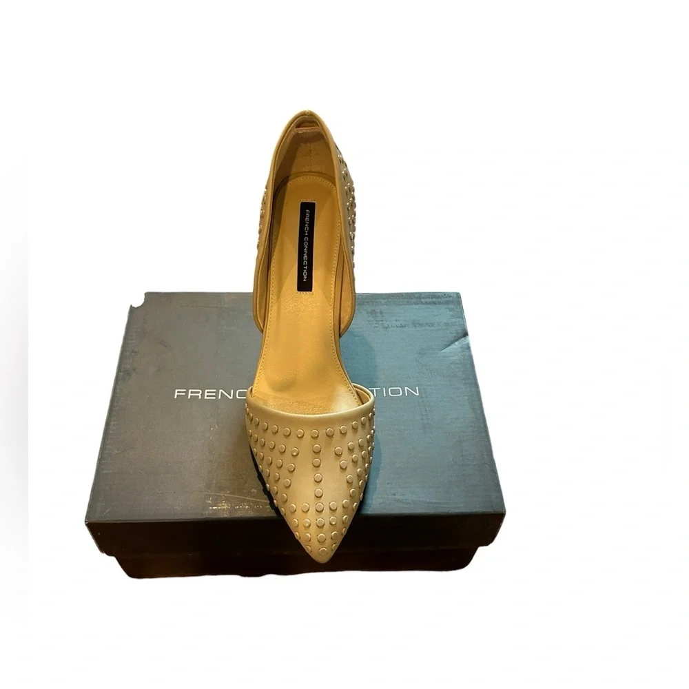 French Connection Women's Forever Studded Two-Piece Pumps Heels nude/beige NIB